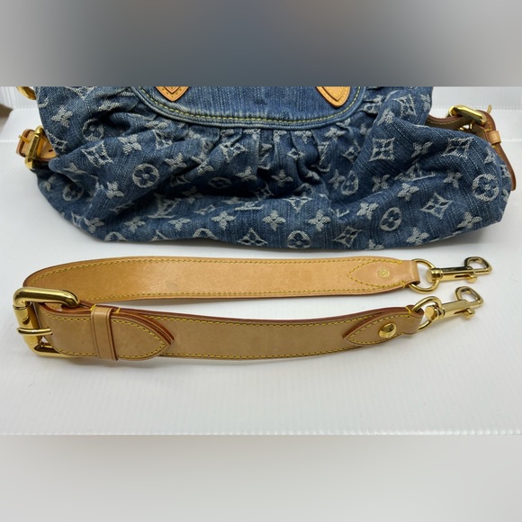 Louis Vuitton Monogram Denim Neo Cabby MM in Blue 2007 - Picture 8 of 9